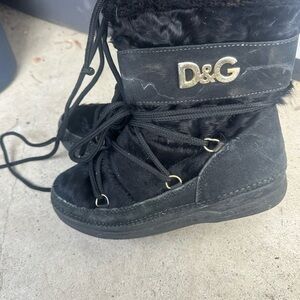 D&G Women's Black Fur-Lined Winter Boots